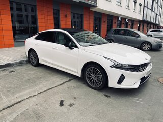 2021 Kia K5 III, белый, 2520000 рублей, вид 3