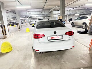 2017 Volkswagen Jetta VI Рестайлинг, белый, 1300000 рублей, вид 3