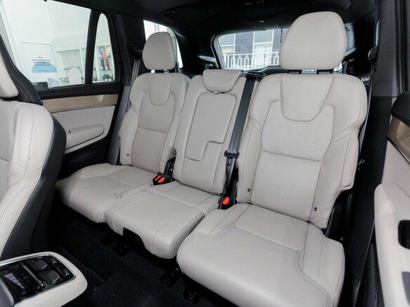 2026 Volvo XC90 B6 II Рестайлинг 2, серый - вид 11