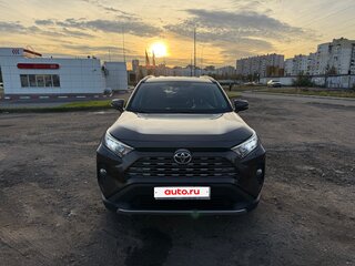 2019 Toyota RAV4 V (XA50), коричневый, 3000000 рублей, вид 1