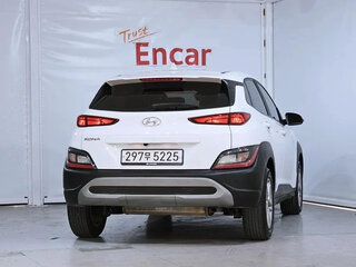 2022 Hyundai Kona I Рестайлинг, белый, 1658000 рублей, вид 4