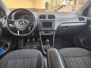 2015 Volkswagen Polo V Рестайлинг, бежевый, 1050000 рублей, вид 5