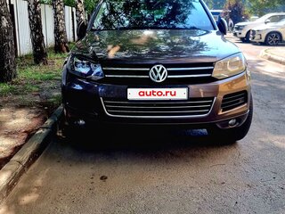 2013 Volkswagen Touareg II, коричневый, 2350000 рублей, вид 2