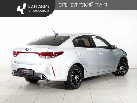 2021 Kia Rio IV Рестайлинг, серый, 1558000 рублей, вид 3