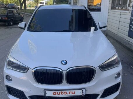2018 BMW X1 18i sDrive II (F48), белый, 1700000 рублей, вид 1