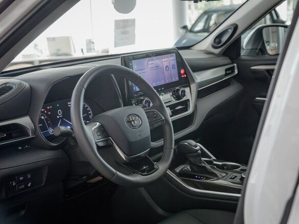 2025 Toyota Highlander IV (XU70), белый - вид 11