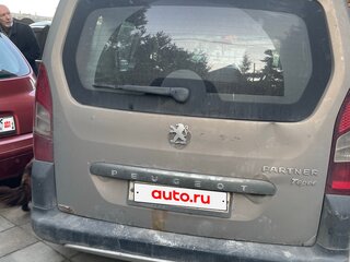 2011 Peugeot Partner II, бежевый, 300000 рублей, вид 2