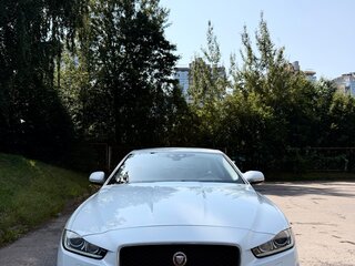 2016 Jaguar XE EcoBoost I, белый, 1990000 рублей, вид 3