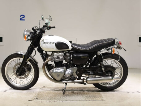 2010 Kawasaki W 650, белый, 430000 рублей, вид 1