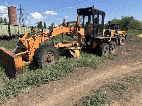 2009 ЧСДМ Автогрейдеры, жёлтый, 1800000 рублей, вид 1