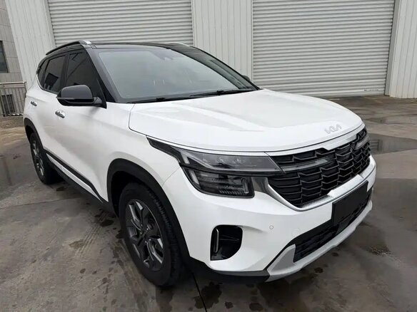 2023 Kia Seltos I Рестайлинг, белый, 1870000 рублей - вид 7