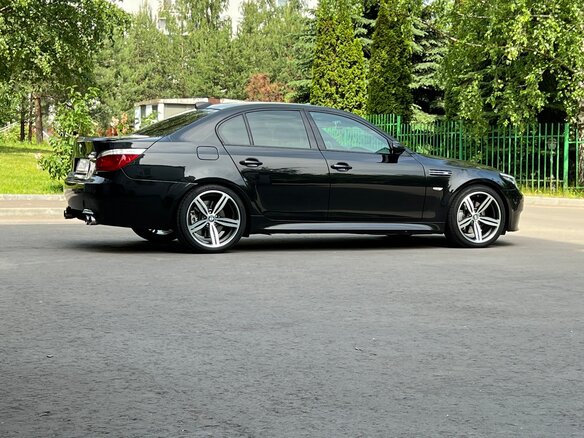 2005 BMW 5 серии 530d V (E60/E61), чёрный, 2150000 рублей - вид 4