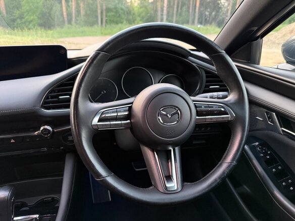 2019 Mazda 3 IV (BP), серый, 1600000 рублей - вид 16