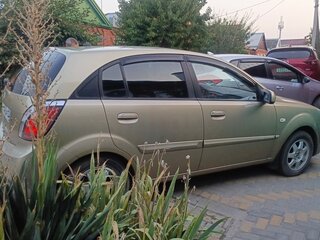 2011 Kia Rio II Рестайлинг, бежевый, 550000 рублей, вид 2