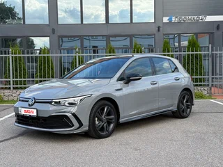 2023 Volkswagen Golf VIII, серый, 2100000 рублей, вид 2
