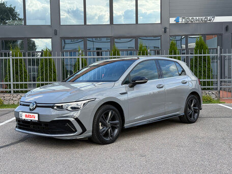 2023 Volkswagen Golf VIII, серый, 2100000 рублей, вид 2