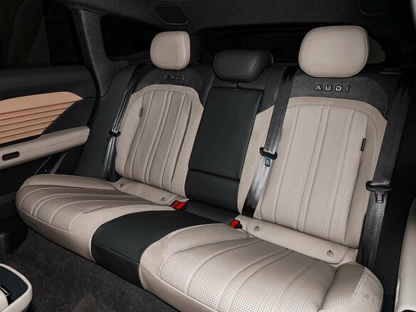 2026 Audi E5 83 kWh, серебристый, 7620000 рублей - вид 17
