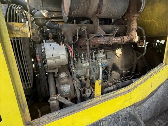 2011 SDLG LG 933, жёлтый, 2500000 рублей - вид 6