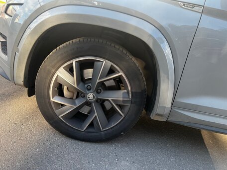 2019 Skoda Kodiaq I, серый, 3300000 рублей, вид 5
