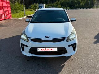 2017 Kia Rio IV, белый, 800000 рублей, вид 2