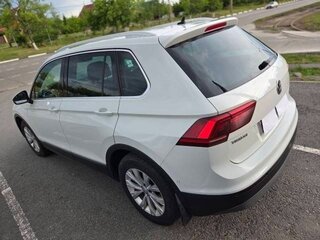 2017 Volkswagen Tiguan II, белый, 1700000 рублей, вид 4