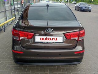 2017 Kia Rio III Рестайлинг, коричневый, 900000 рублей, вид 5