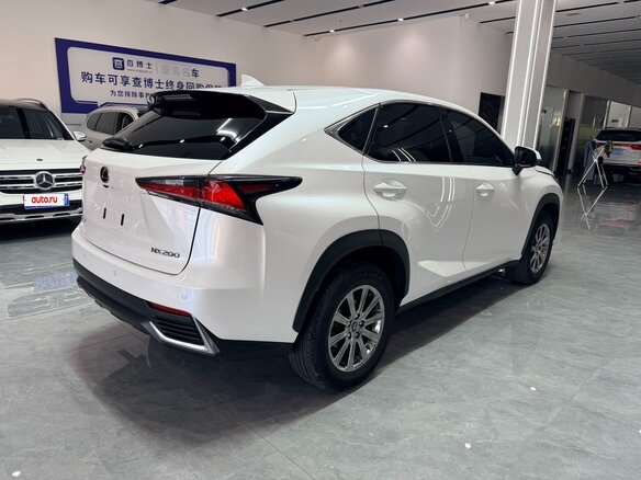 2020 Lexus NX 200 I Рестайлинг, белый, 3115007 рублей - вид 4