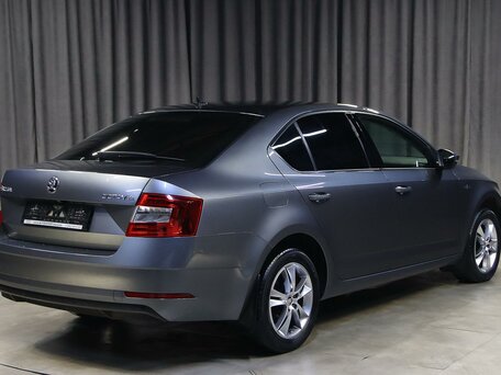 2019 Skoda Octavia III (A7) Рестайлинг, серый, 1399000 рублей, вид 2