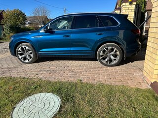 2022 Volkswagen Touareg III, синий, 7450000 рублей, вид 5