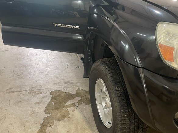 2005 Toyota Tacoma II, чёрный, 2650000 рублей - вид 8