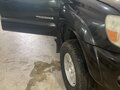 2005 Toyota Tacoma II, чёрный, 2650000 рублей - вид 8