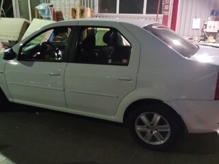 2013 Renault Logan I Рестайлинг, белый, 700000 рублей, вид 3