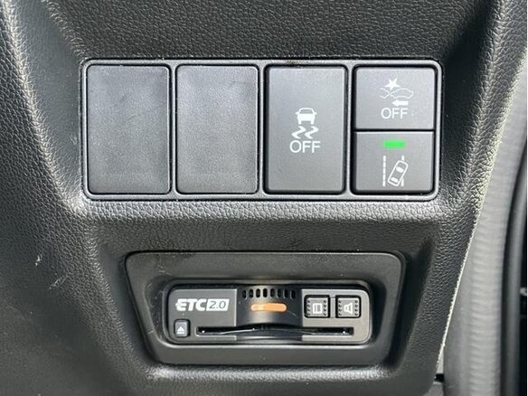 2021 Honda Stepwgn Spada V Рестайлинг, серебристый - вид 18