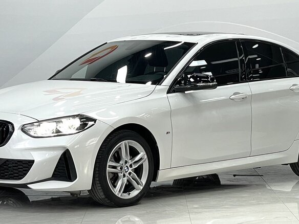 2023 BMW 1 серии 120i III (F52) Рестайлинг, белый, 1987630 рублей