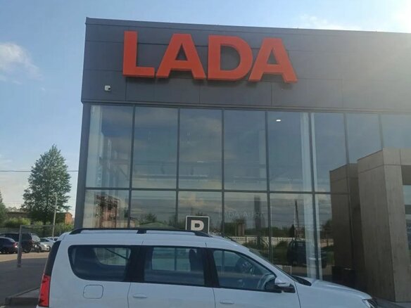 2025 Lada (ВАЗ) Largus I Рестайлинг, белый, 1852500 рублей - вид 4