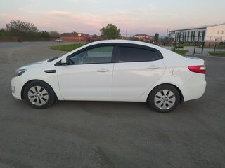 2014 Kia Rio 6-speed III, белый, 790000 рублей, вид 4