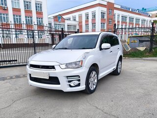 2010 Mitsubishi Outlander II Рестайлинг, белый, 1275000 рублей, вид 1