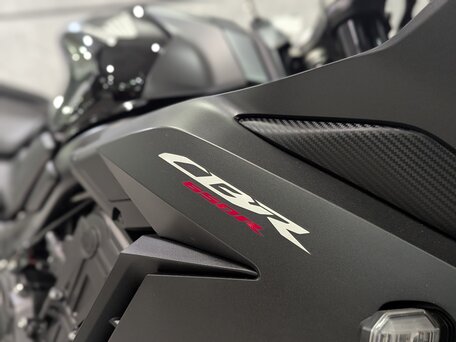 2023 Honda CBR 650R, чёрный, 995000 рублей, вид 4