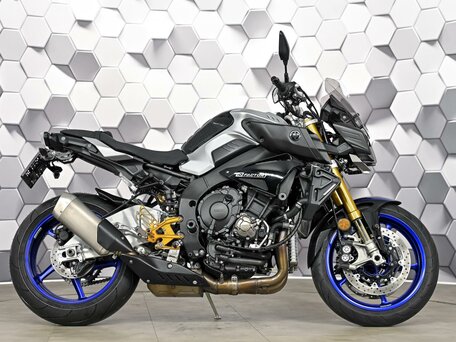 2017 Yamaha MT-10SP, серебристый, 1399000 рублей, вид 3