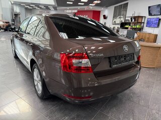 2017 Skoda Octavia III (A7) Рестайлинг, коричневый, 1650000 рублей, вид 3