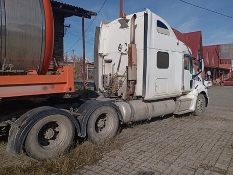 2002 Peterbilt 387, белый, 1700000 рублей, вид 4