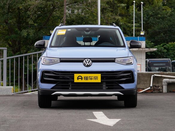 2025 Volkswagen Tharu 300 TSI I Рестайлинг, голубой - вид 9