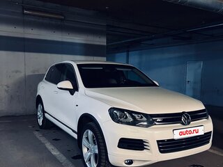 2010 Volkswagen Touareg II, белый, 2000000 рублей, вид 1