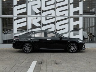 2024 Toyota Camry VIII (XV70) Рестайлинг, чёрный, 5150000 рублей, вид 5