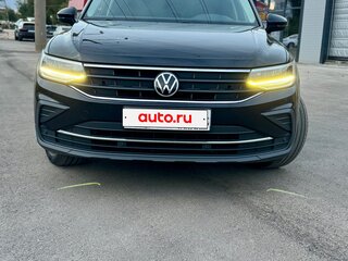 2021 Volkswagen Tiguan II Рестайлинг, чёрный, 2500000 рублей, вид 2