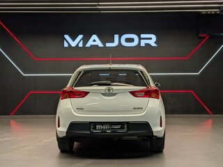 2014 Toyota Auris II, белый, 1430000 рублей, вид 3