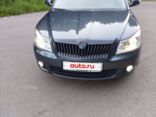 2011 Skoda Octavia II (A5) Рестайлинг, серый, 895000 рублей, вид 2