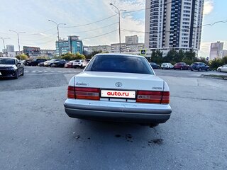 2000 Toyota Crown X (S150), белый, 430000 рублей, вид 4
