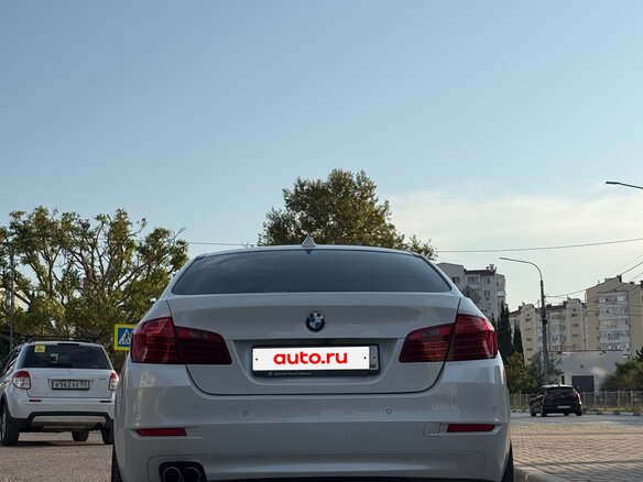 2013 BMW 5 серии 520d VI (F10/F11/F07) Рестайлинг, белый, 1950000 рублей - вид 4