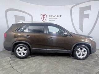 2014 Kia Sorento II Рестайлинг, коричневый, 1339000 рублей, вид 4